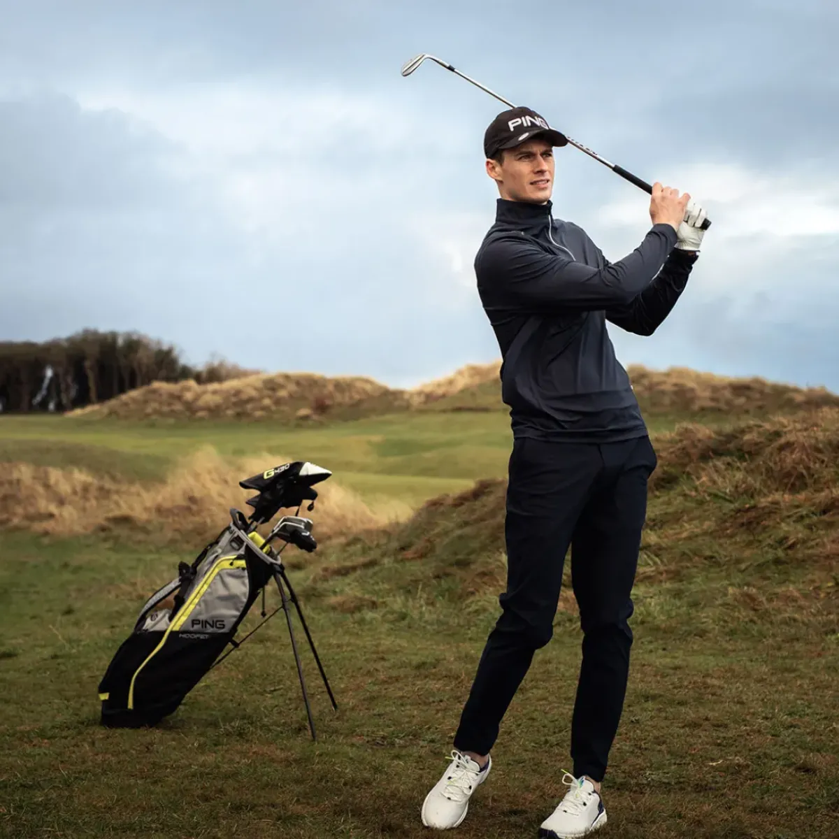 Hot Men's Latham Half-Zip Golf Midlayer Men's Sweaters|Men's Midlayers